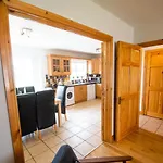 Spacious Three Bedroom Home In Bundoran