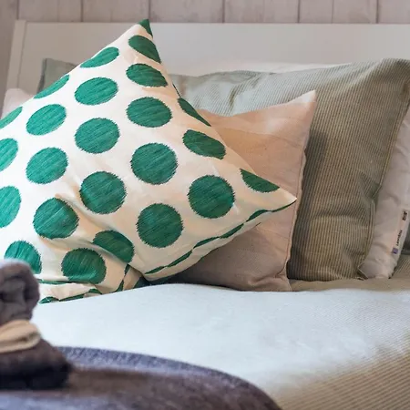 بيت للعطل Beautiful Three Bedroom In *