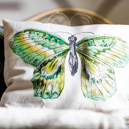 بيت للعطل Beautiful Three Bedroom In *